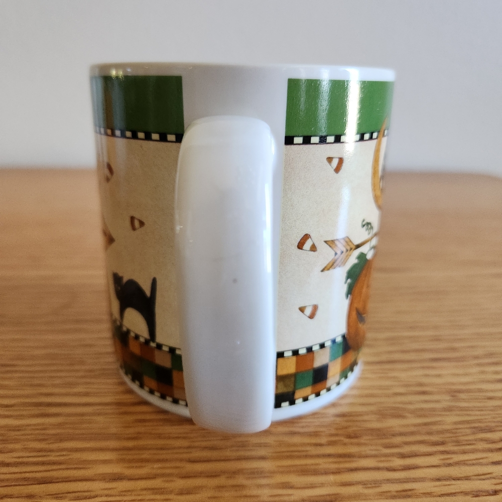 Sakura Cream and Green Halloween Mug with Owl and Pumpkin - Picture 4 of 8